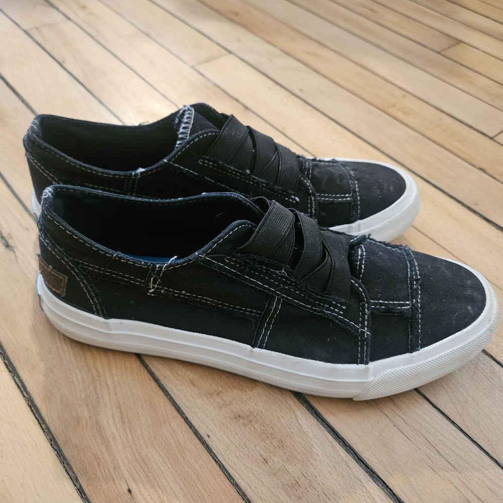 Classic Black Women's Slip-On Sneakers